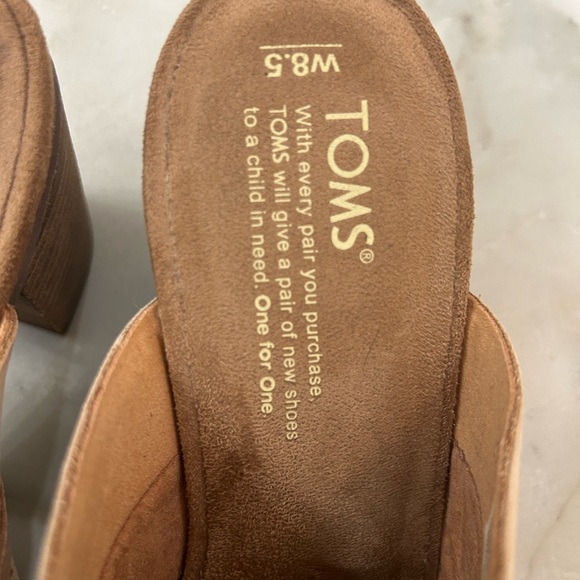TOMS Beige Perforated Mules - Picture 6 of 6